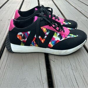 VEVO ACTIVE Bennett Black & Hot Pink Multi Sneakers | Size 9
